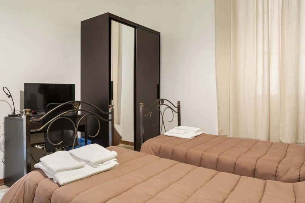 Tra L'Etna E Il Mare B&B CTA Eksteriør billede
